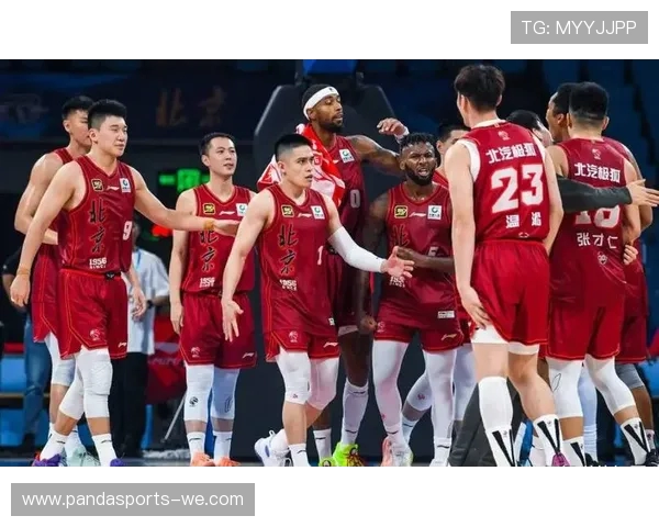 CBA最新动态：赛季争夺激烈，顶级球员表现引关注