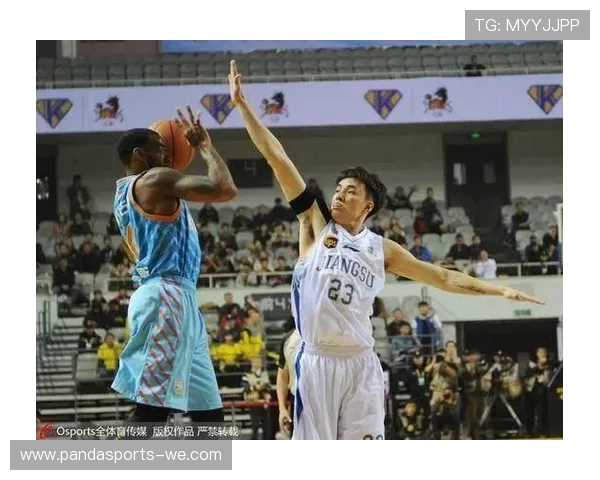 CBA新赛季前瞻：球员转会动态、战术创新与冠军争夺的全面分析